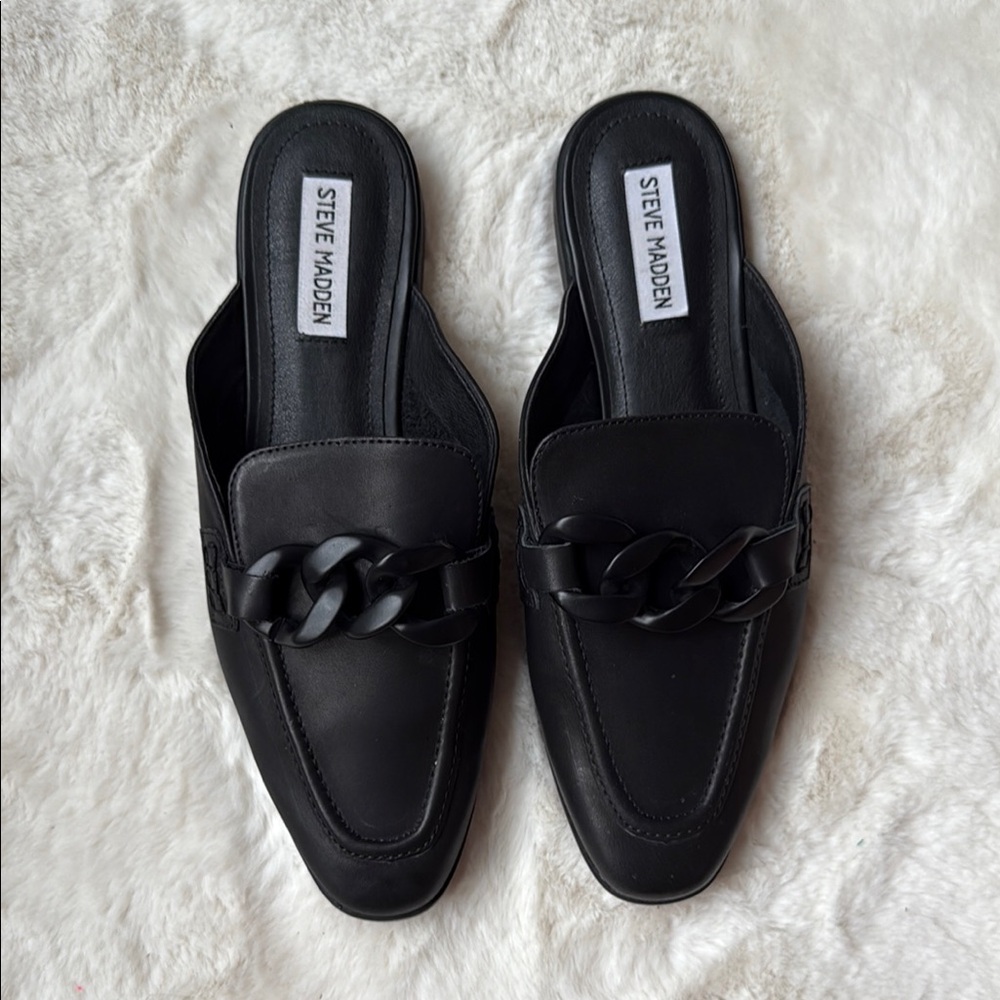 Steve Madden Women’s Black Chain-Link Loafers Size 9.5 Like New